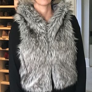 Loft faux fur vest with hood, size XS/S